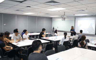 Helena Pham sharing about “What’s next for Vietnam” with RMIT students in Hanoi